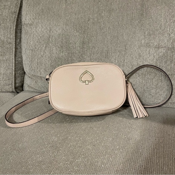 kate spade Handbags - Kate Spade Kourtney Camera Bag in Warm Beige